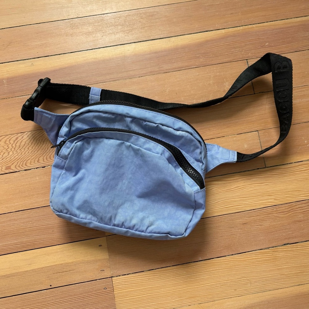 BAGGU Light Blue Crossbody Belt Bag with Black Strap
